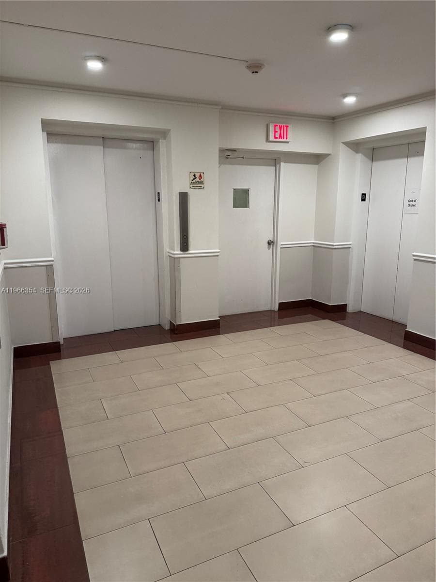 2899 Collins Ave 936 photo 20
