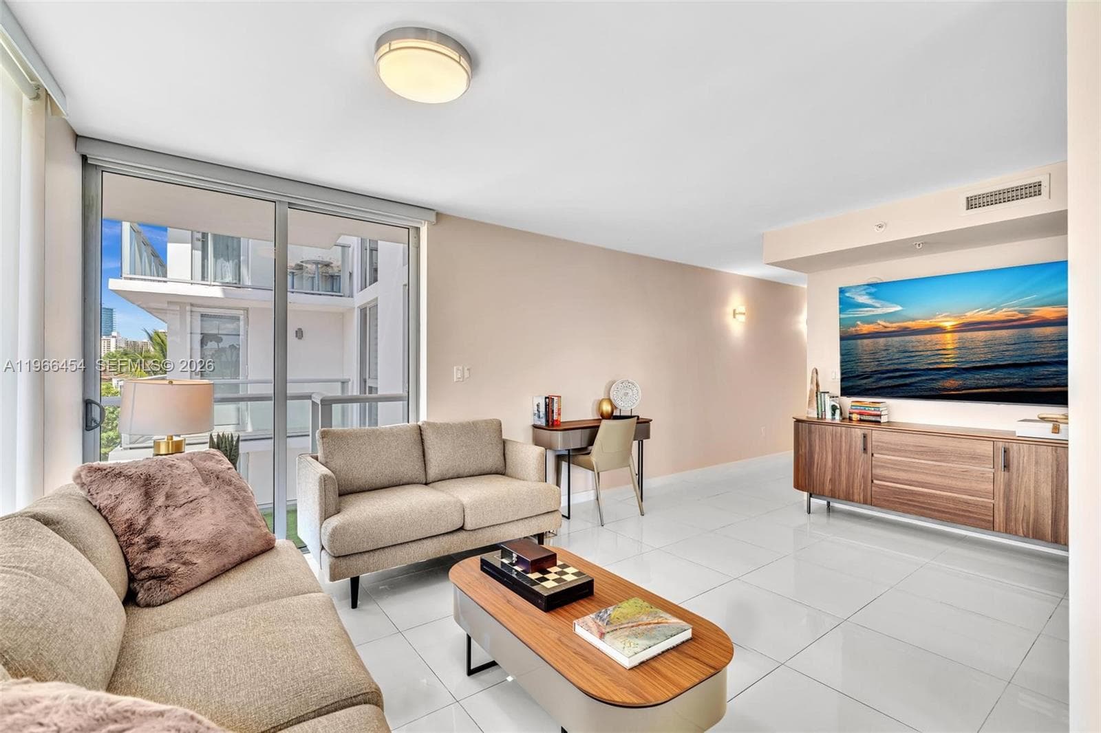 9901 E Bay Harbor Dr 403 photo 9