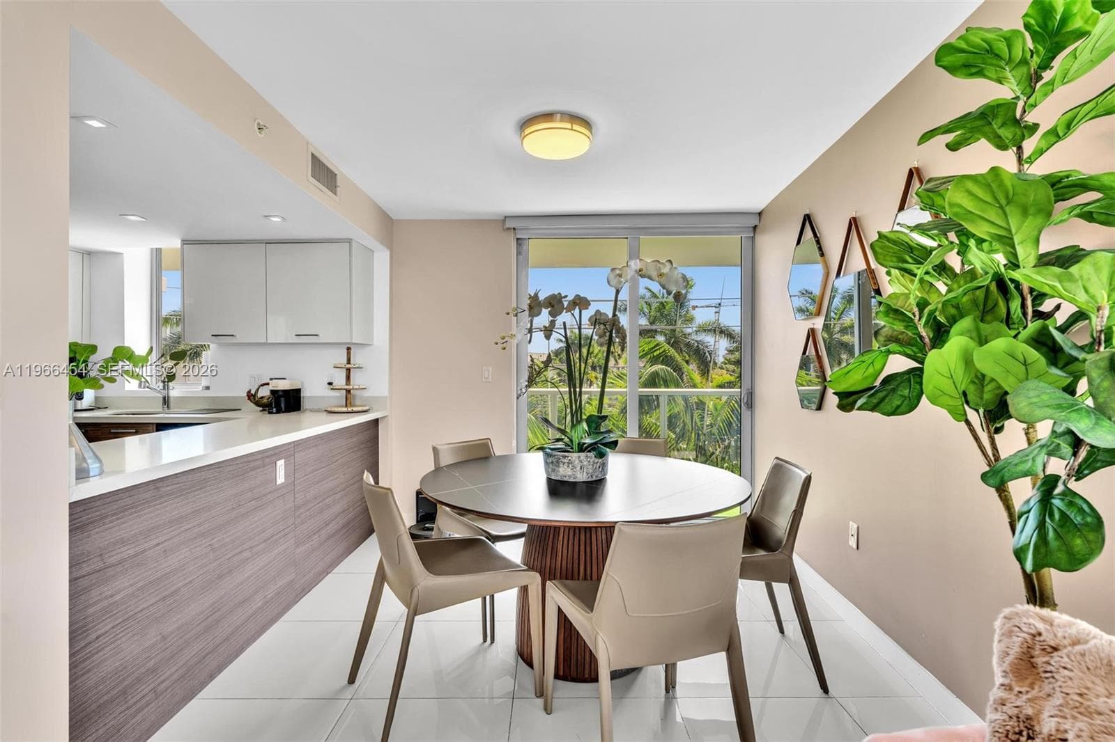 9901 E Bay Harbor Dr 403 photo 11
