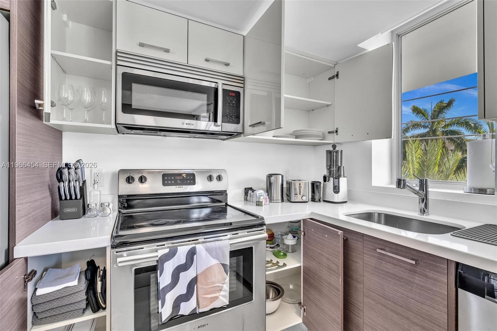 9901 E Bay Harbor Dr 403 photo 19