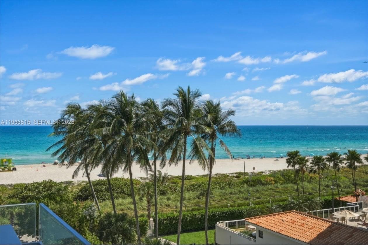 5775 Collins Ave 1