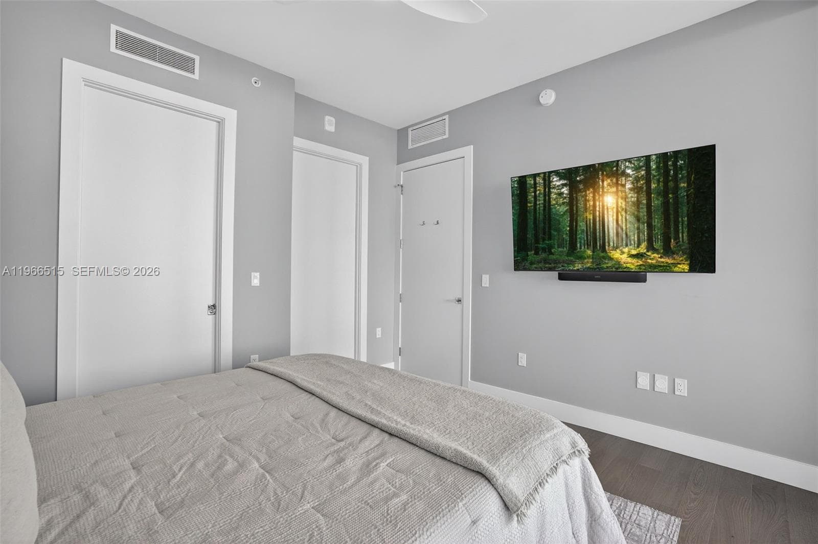 5775 Collins Ave 506 photo 18