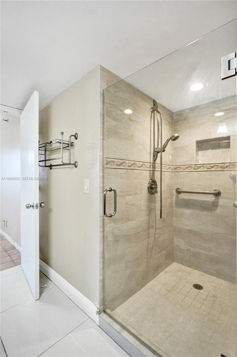 14475 Strathmore Ln 406 photo 12