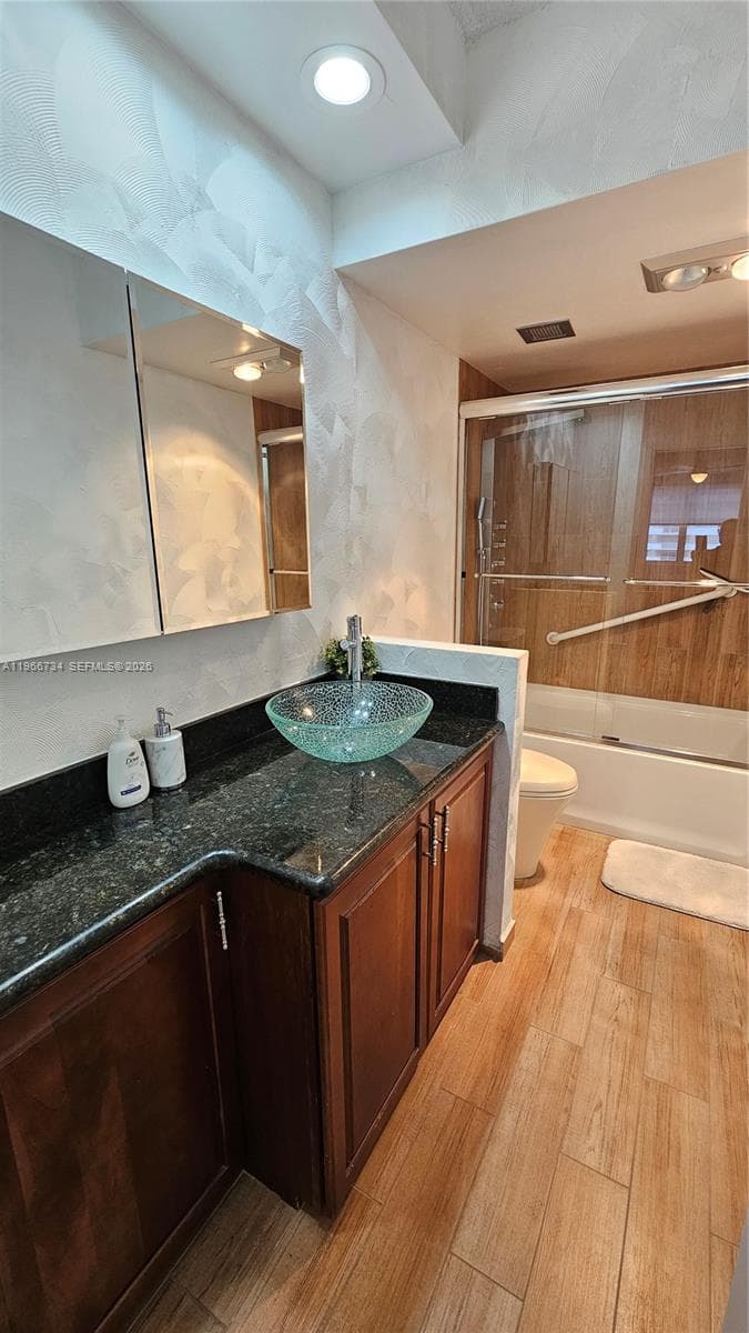 1980 Ocean Dr 7F photo 23