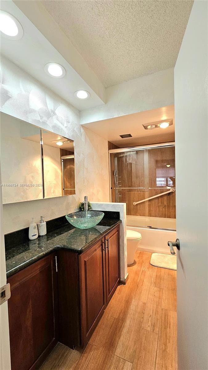 1980 Ocean Dr 7F photo 24