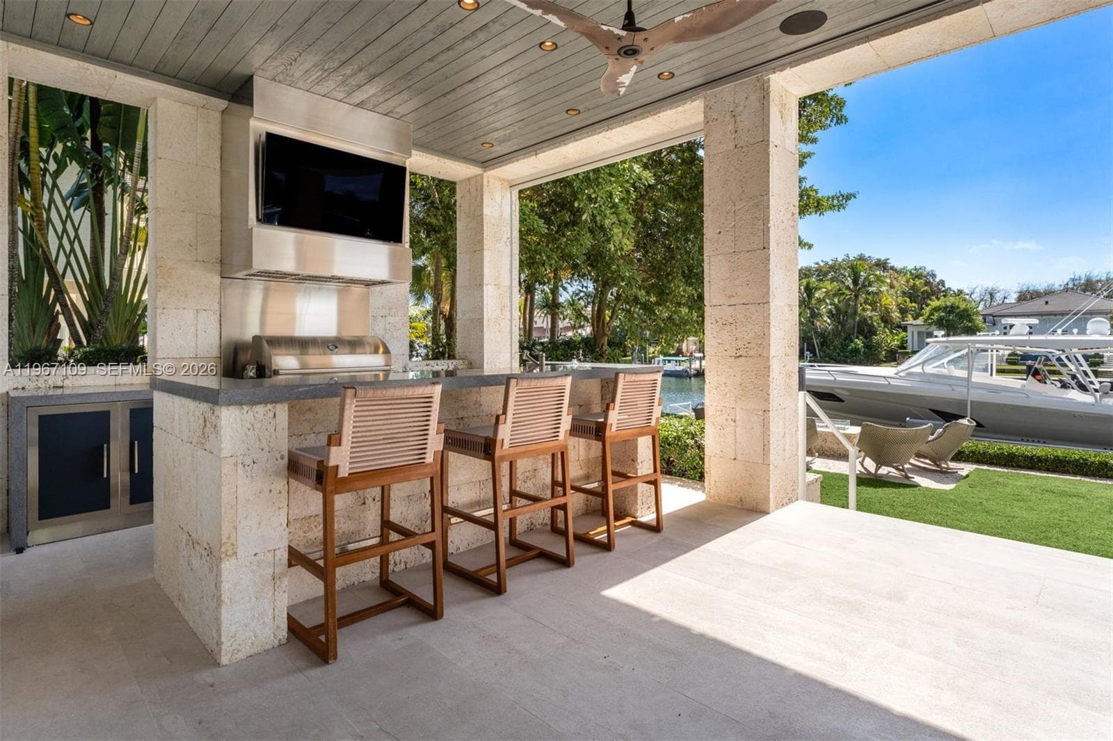 550 Marquesa Dr photo 15