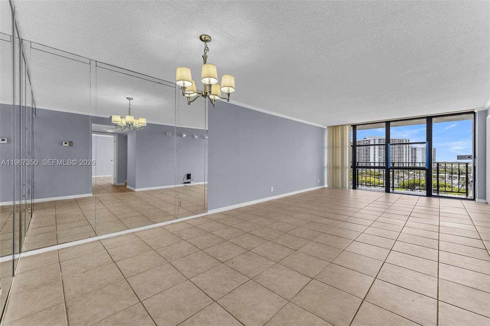 800 Parkview Dr 1007 photo 4