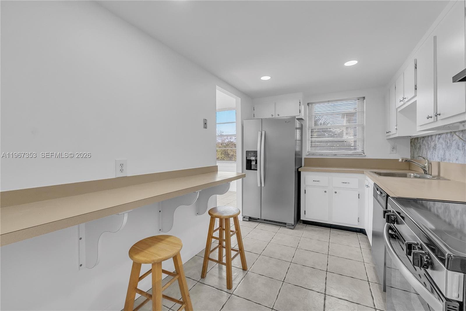2781 Taft St 303 photo 5