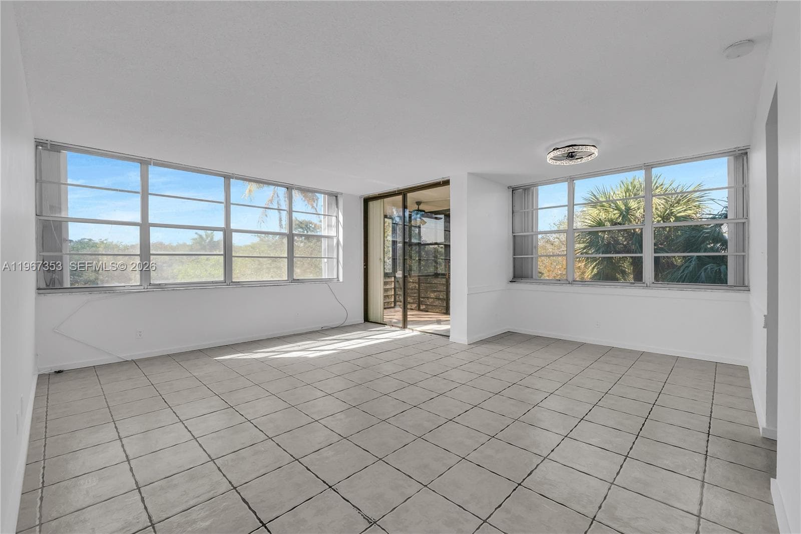 2781 Taft St 303 photo 4