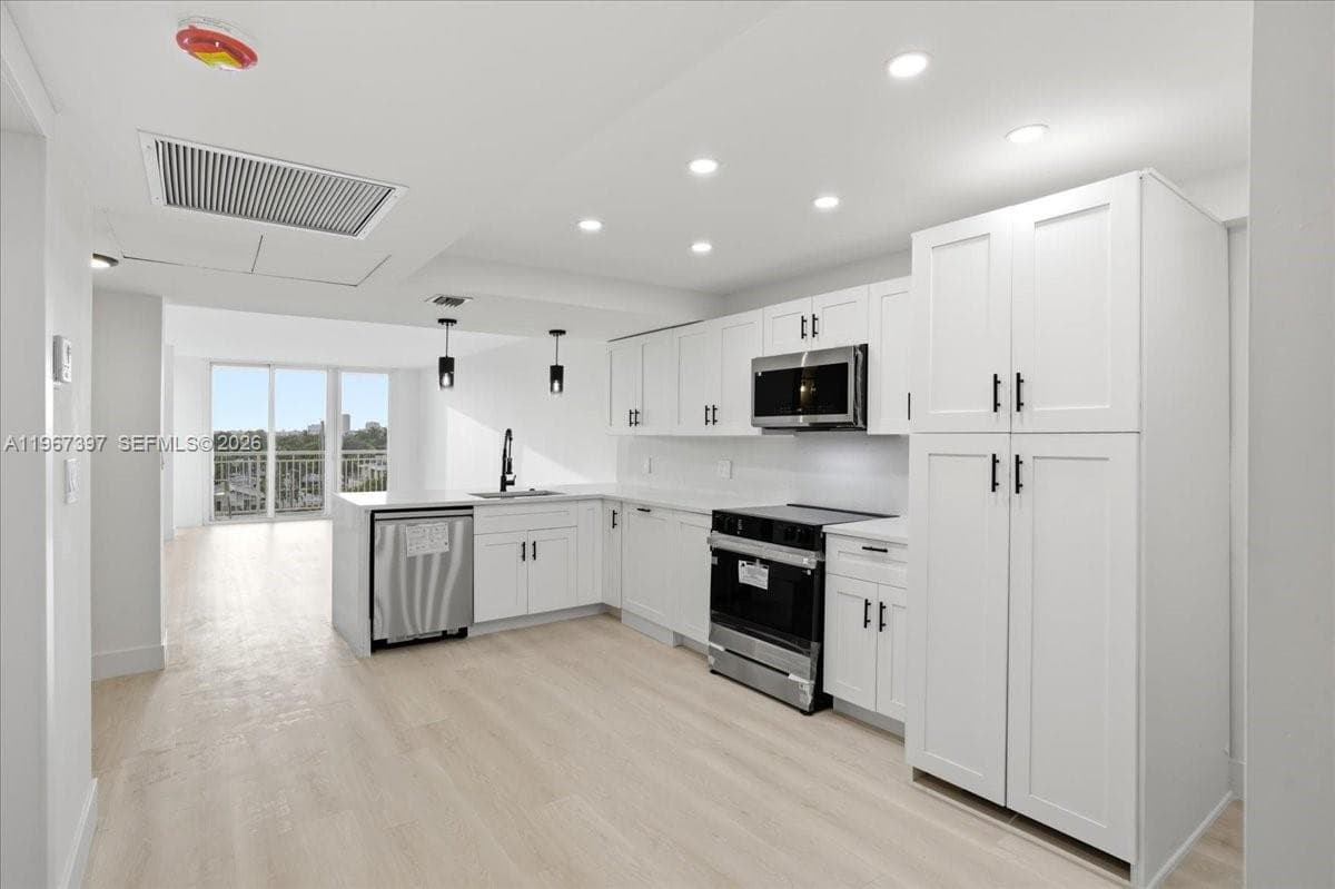 155 Isle Of Venice Dr 2