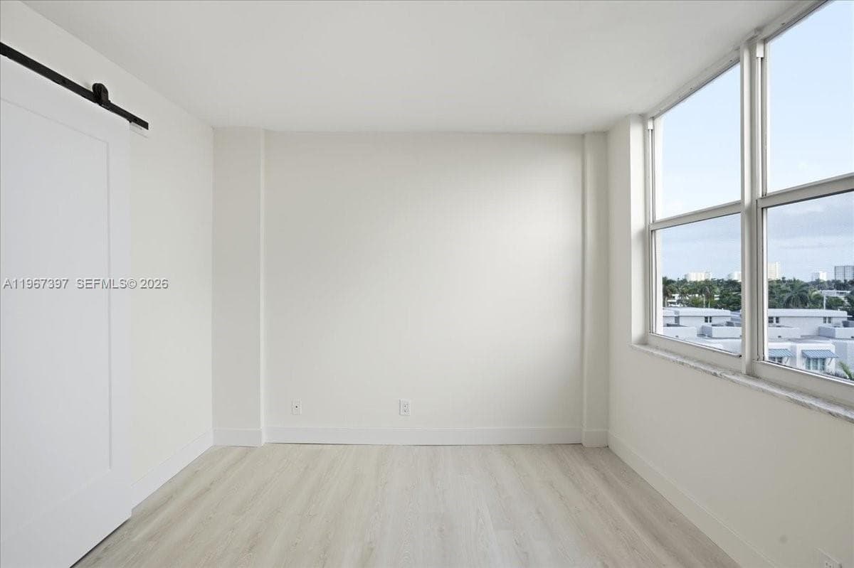 155 Isle Of Venice Dr 701 photo 16