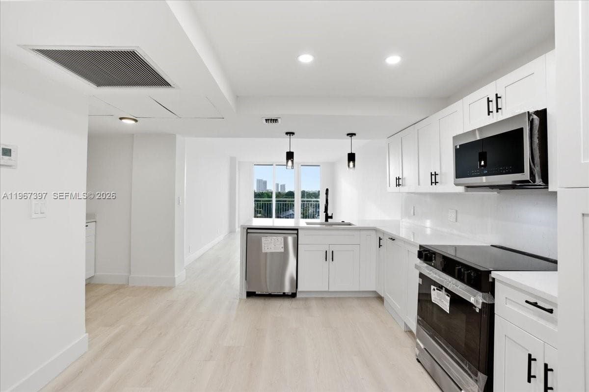 155 Isle Of Venice Dr 3