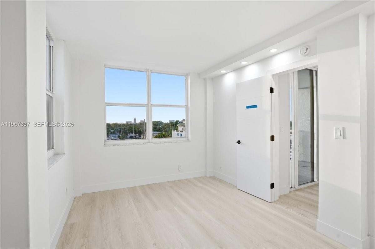 155 Isle Of Venice Dr 701 photo 15