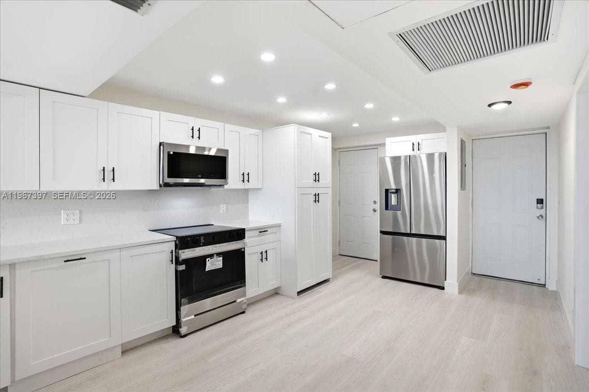 155 Isle Of Venice Dr 701 photo 11