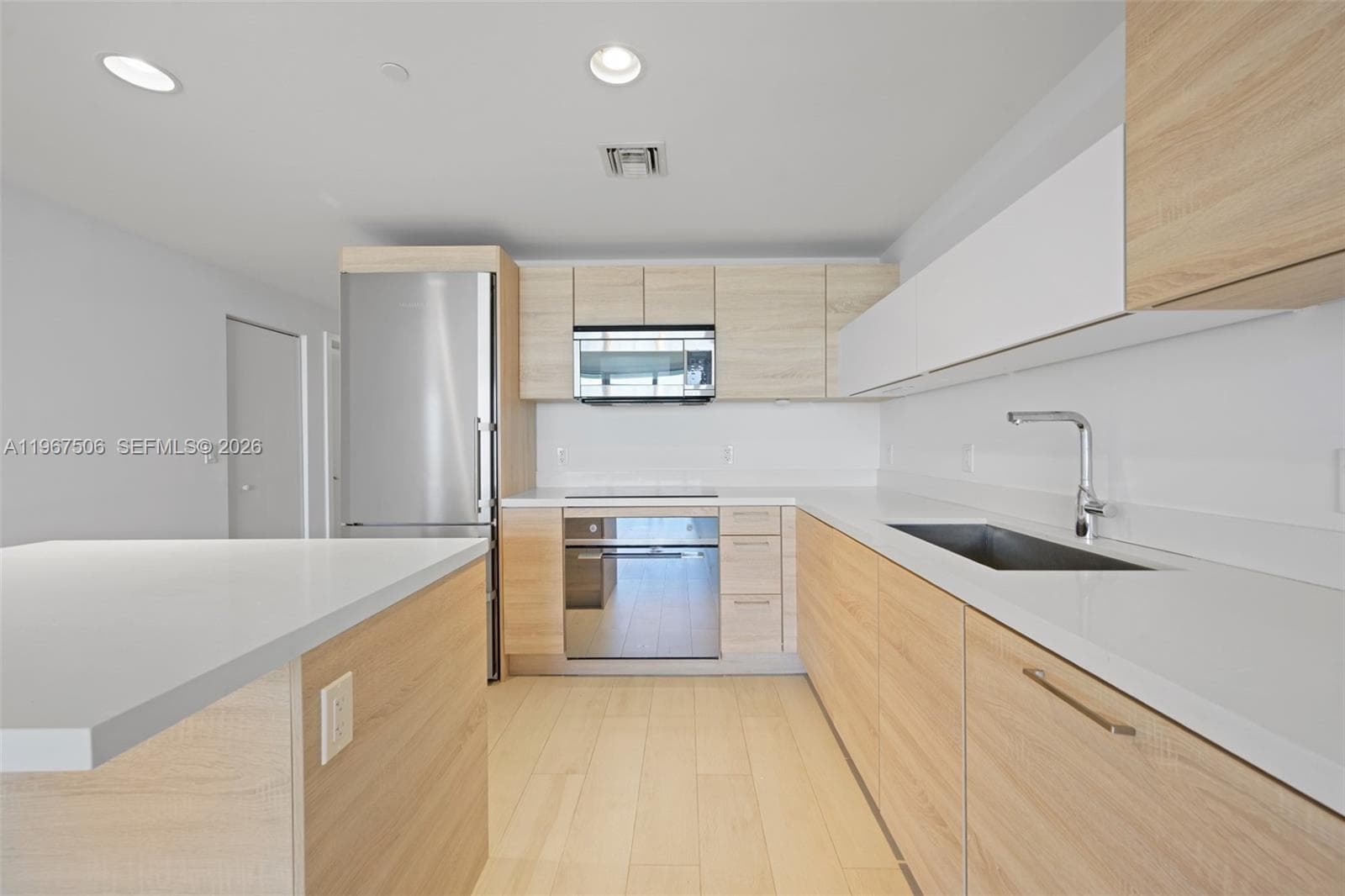 16385 Biscayne Blvd 3020 photo 10