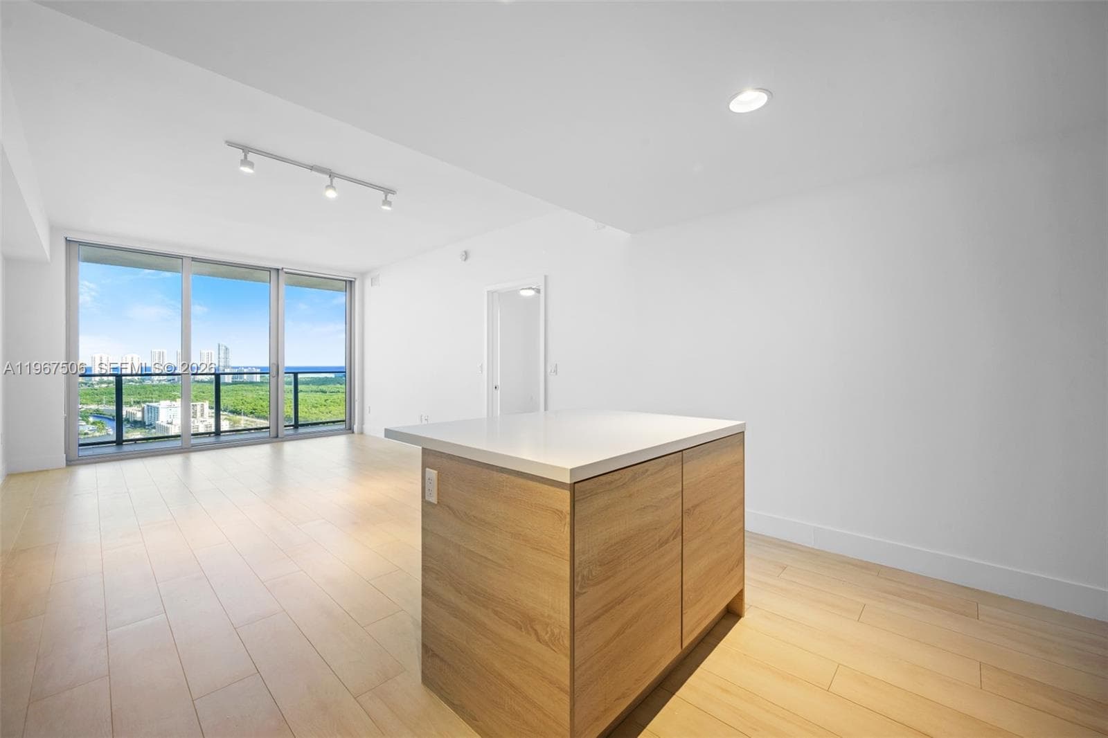 16385 Biscayne Blvd 3020 photo 8