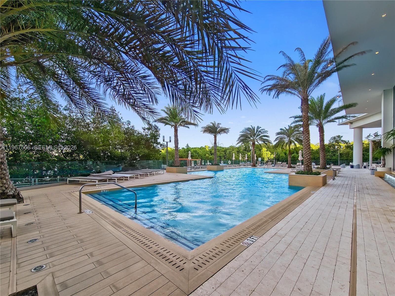 16385 Biscayne Blvd 3020 photo 25