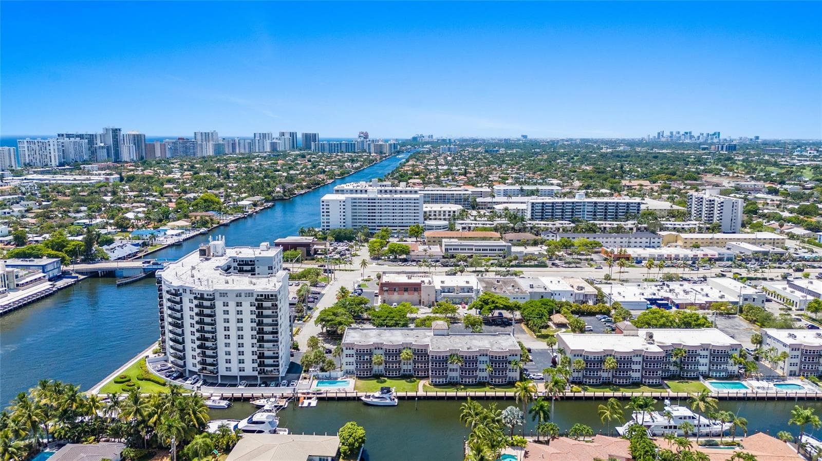3111 NE 51st Street #305 4