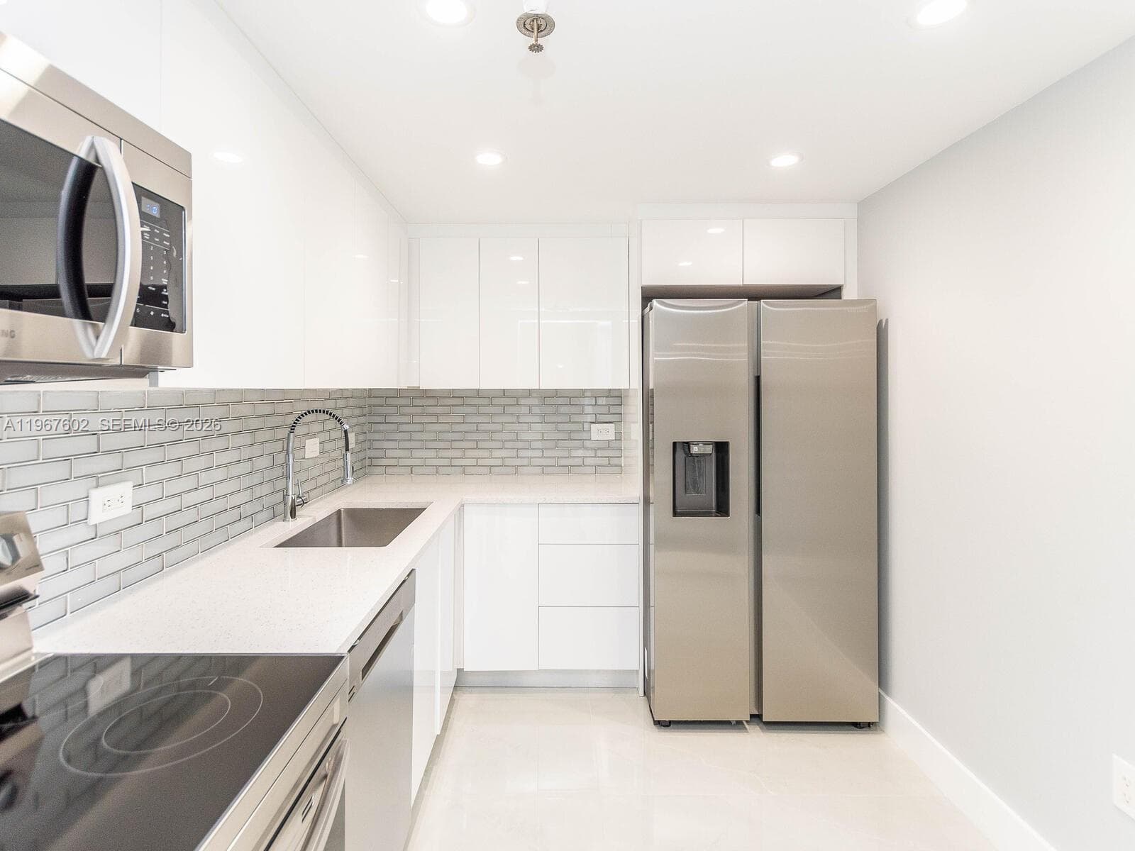20505 E COUNTRY CLUB DR 634 photo 16