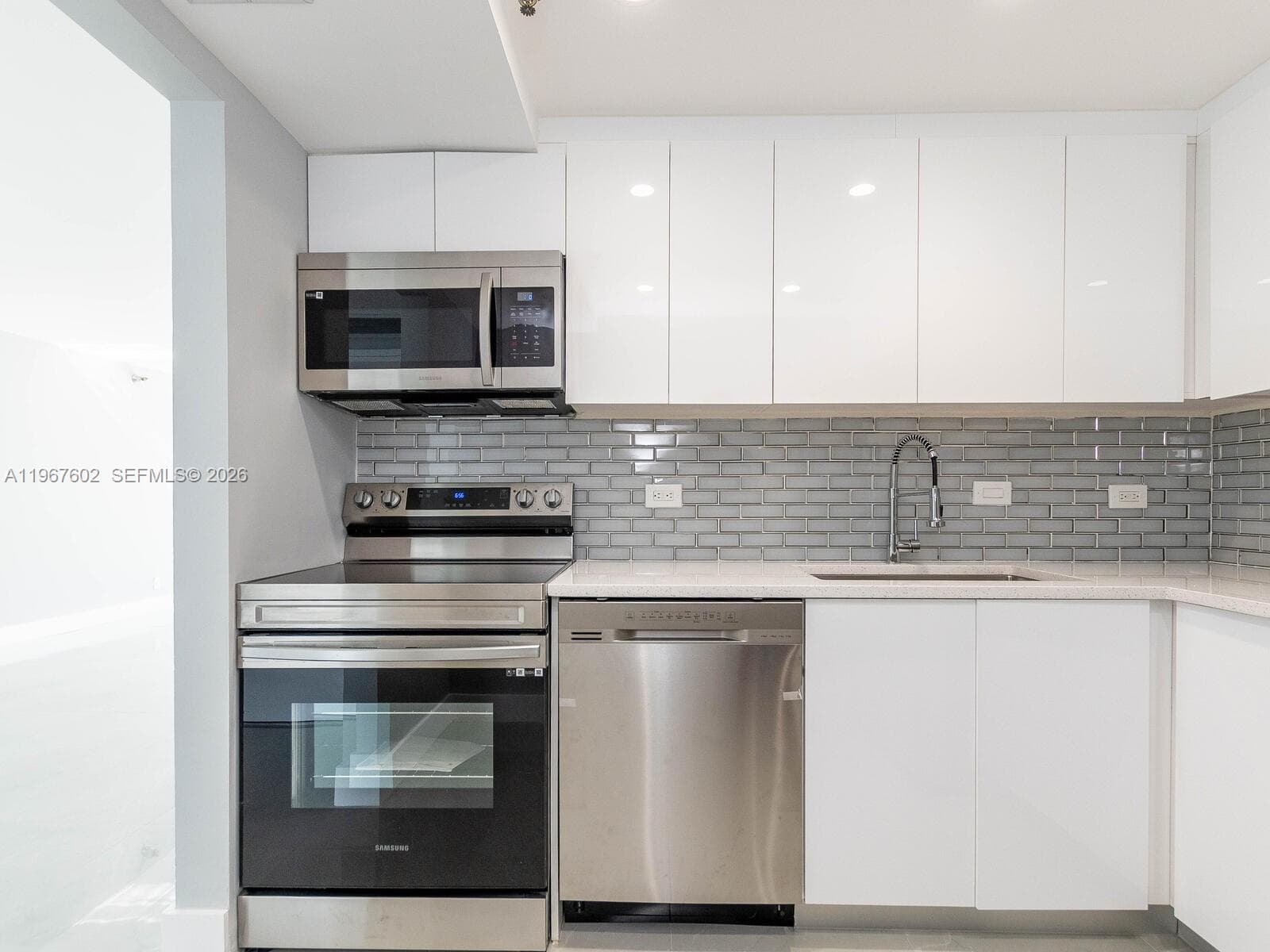 20505 E COUNTRY CLUB DR 634 photo 18