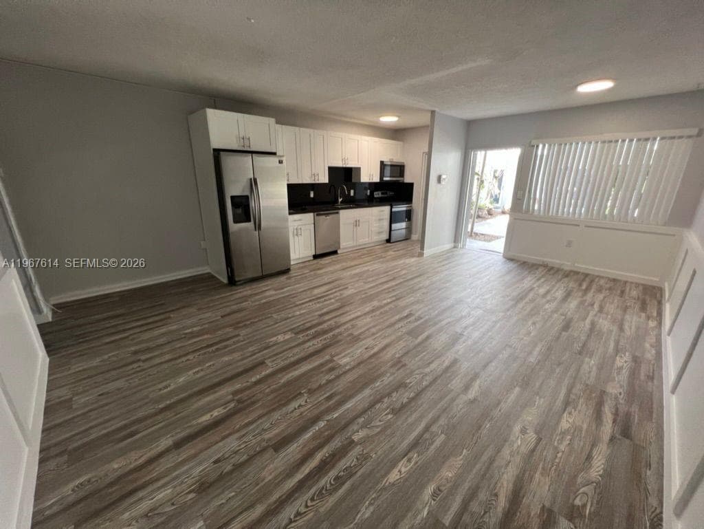 2430 NE 135th St 105 photo 5