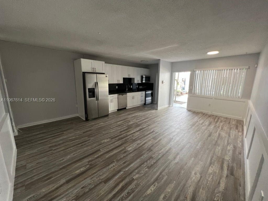 2430 NE 135th St 105 photo 11