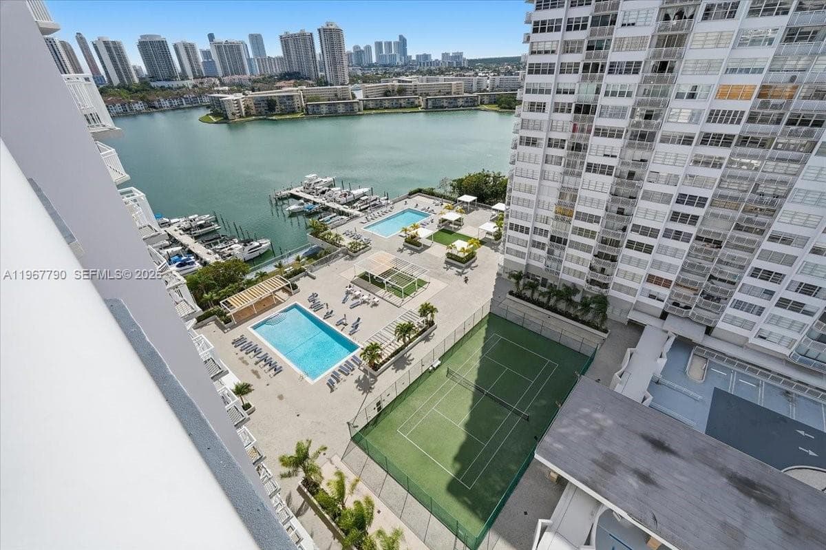18051 Biscayne Blvd 1701 photo 17