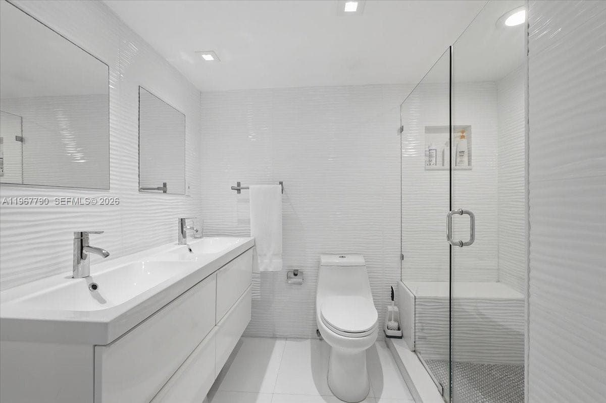 18051 Biscayne Blvd 1701 photo 12