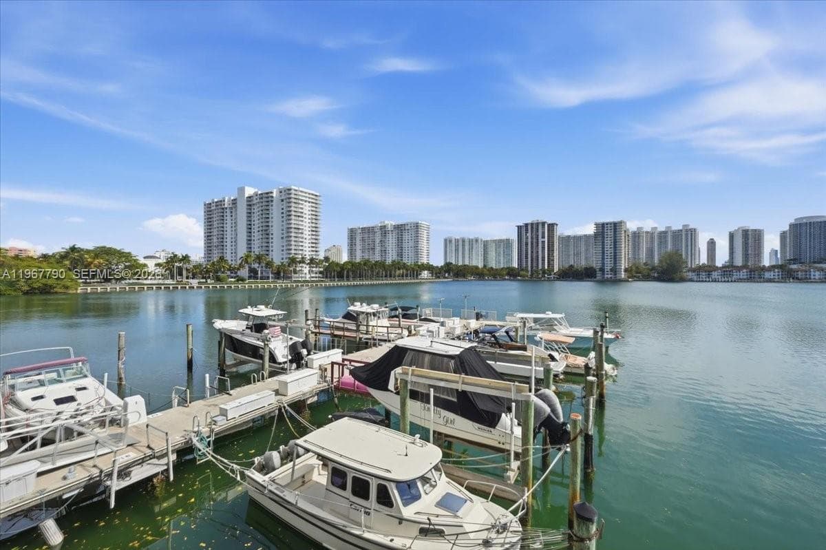 18051 Biscayne Blvd 1701 photo 25