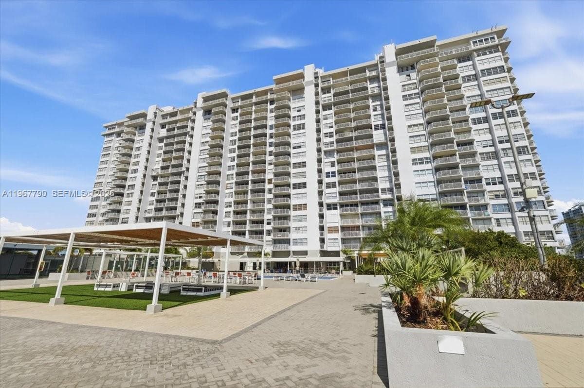 18051 Biscayne Blvd 1701 photo 21