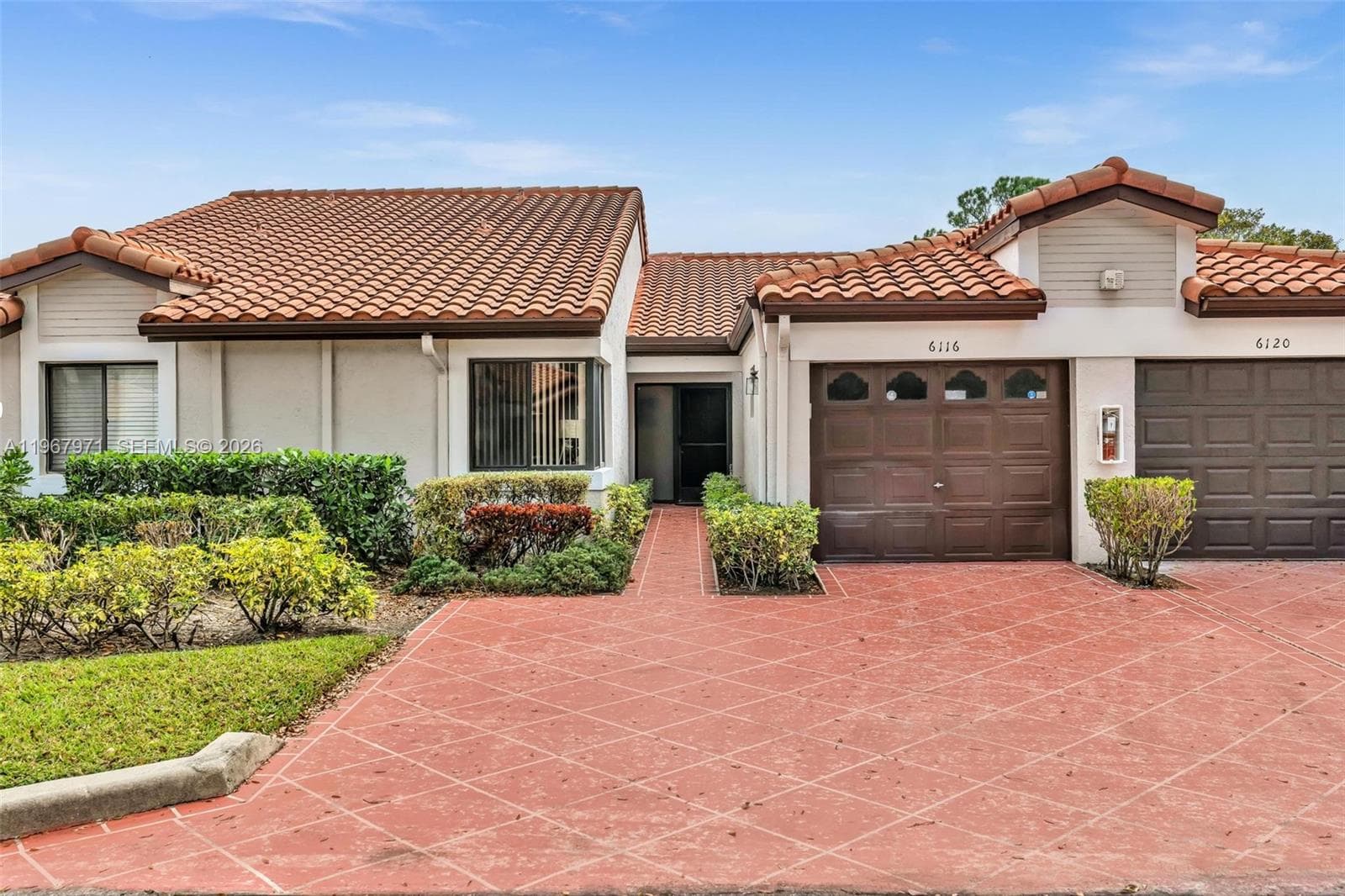 6116 Kings Gate Cir 1