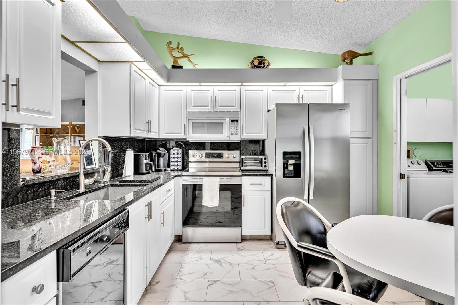 6116 Kings Gate Cir photo 8