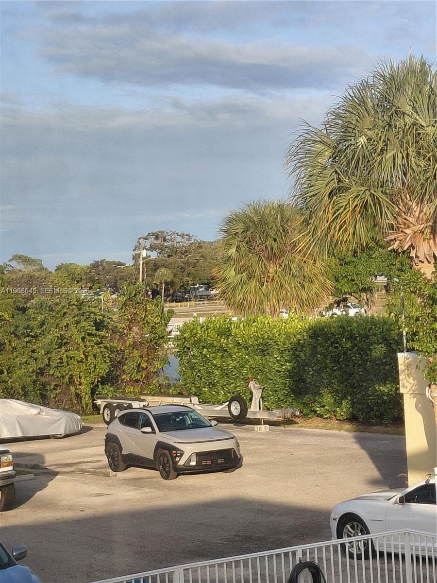 731 Hummingbird Way 10 photo 7