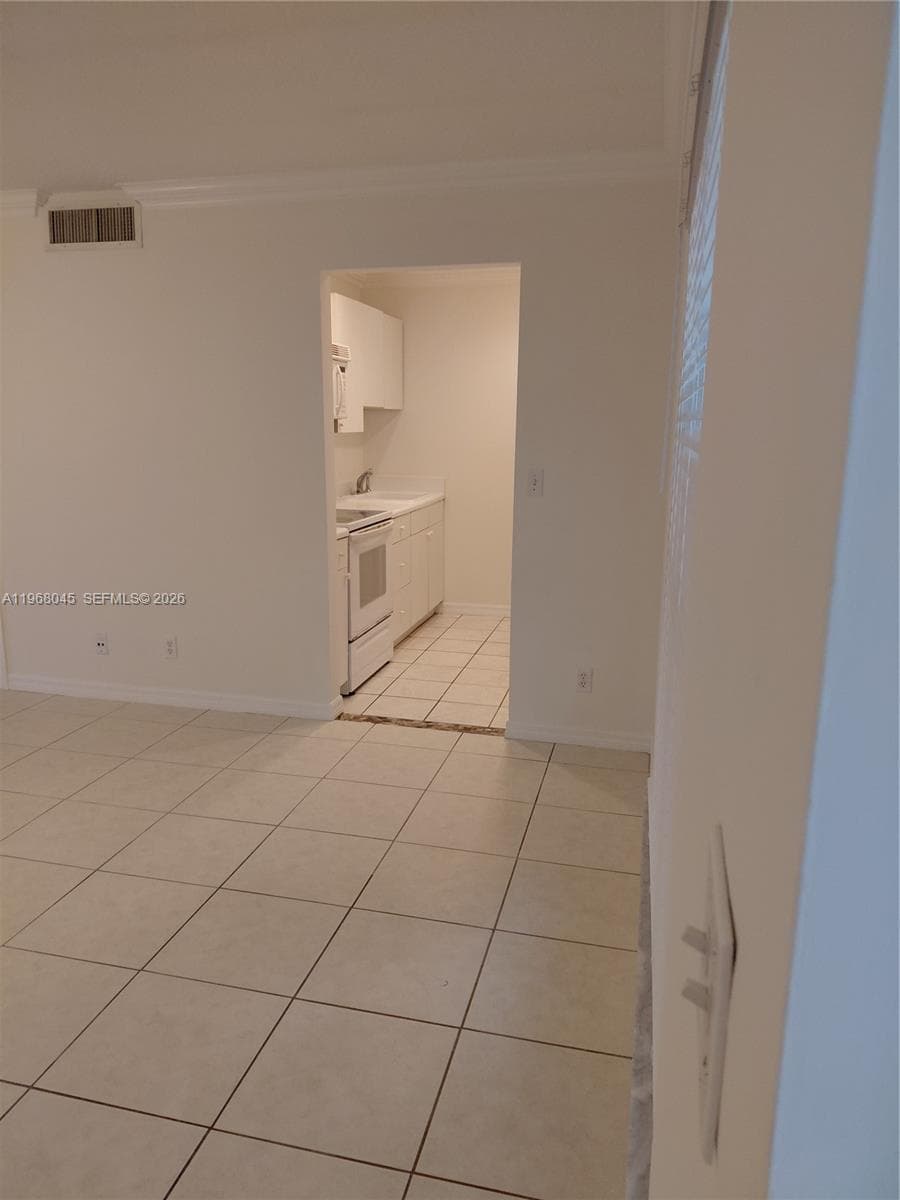 731 Hummingbird Way 10 photo 9