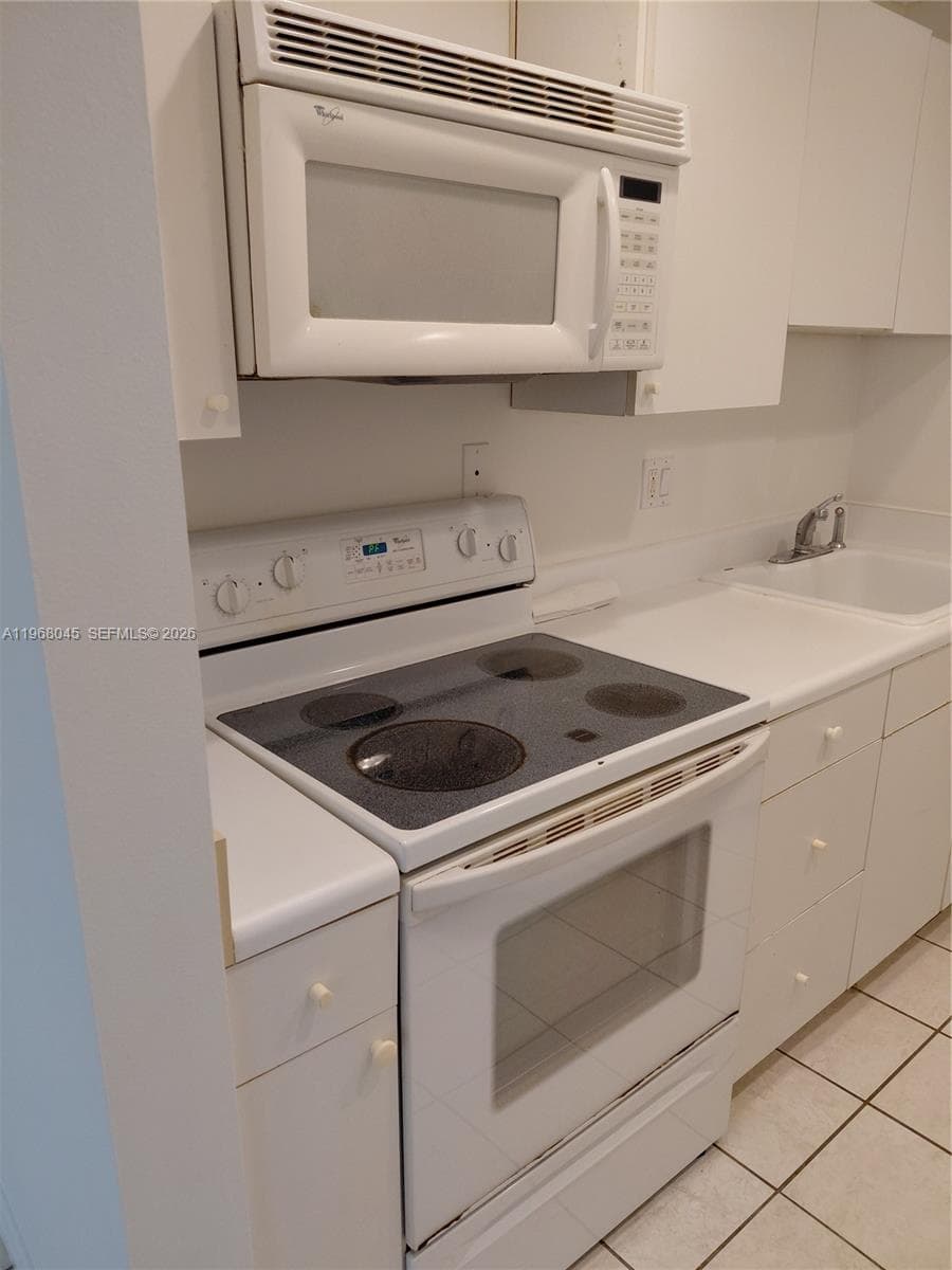 731 Hummingbird Way 10 photo 10