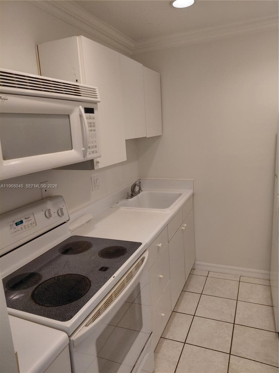 731 Hummingbird Way 10 photo 14