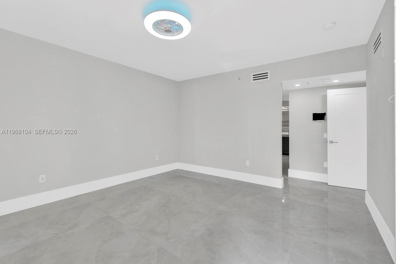 2051 3rd St 406 photo 20