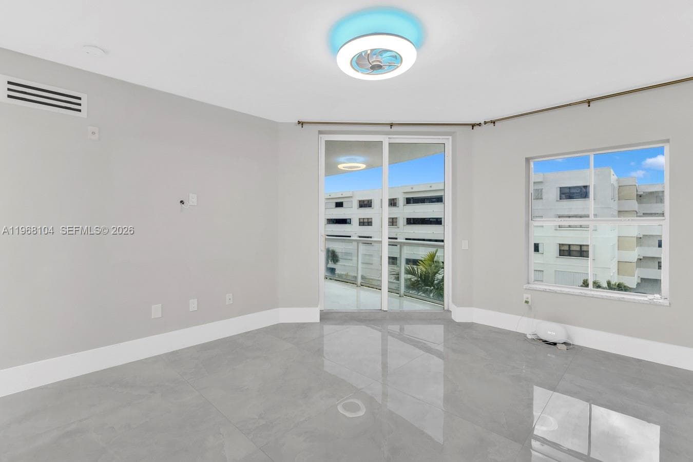 2051 3rd St 406 photo 21