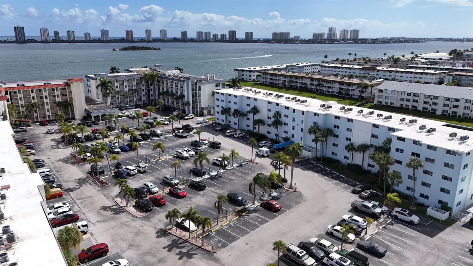 104 Paradise Harbour Boulevard #114 5