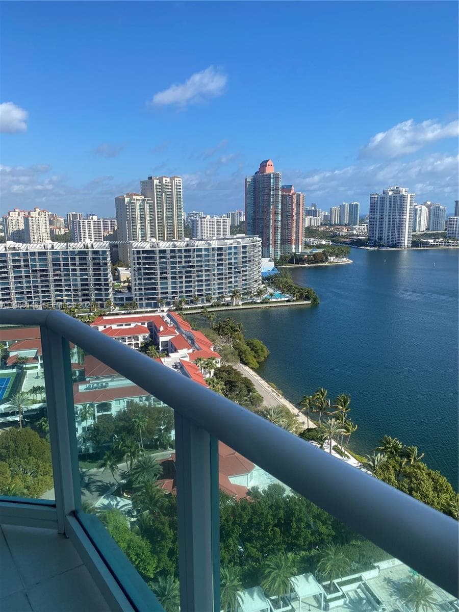 3301 NE 183 2209 photo 2