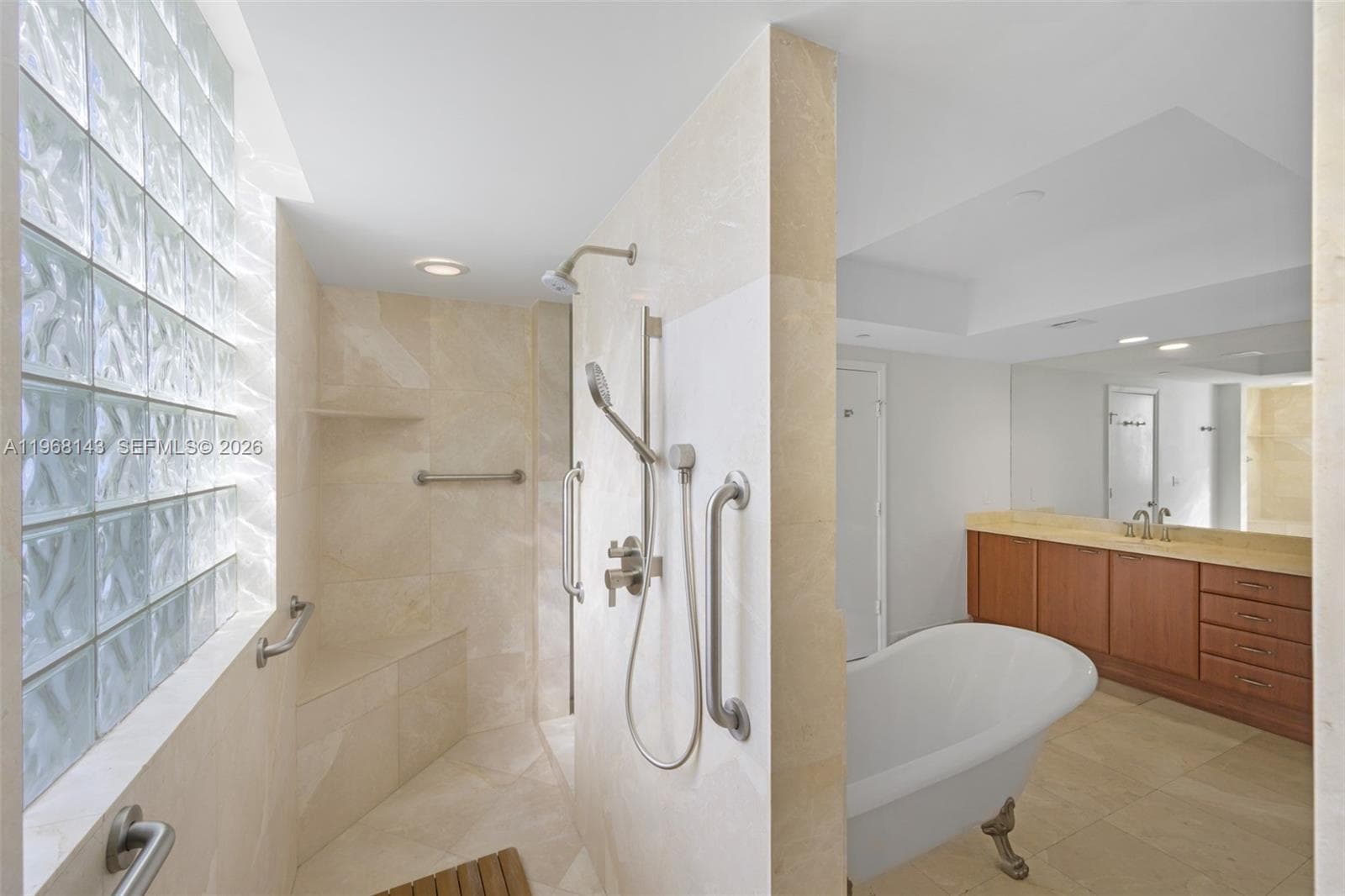 3301 NE 183 2209 photo 16