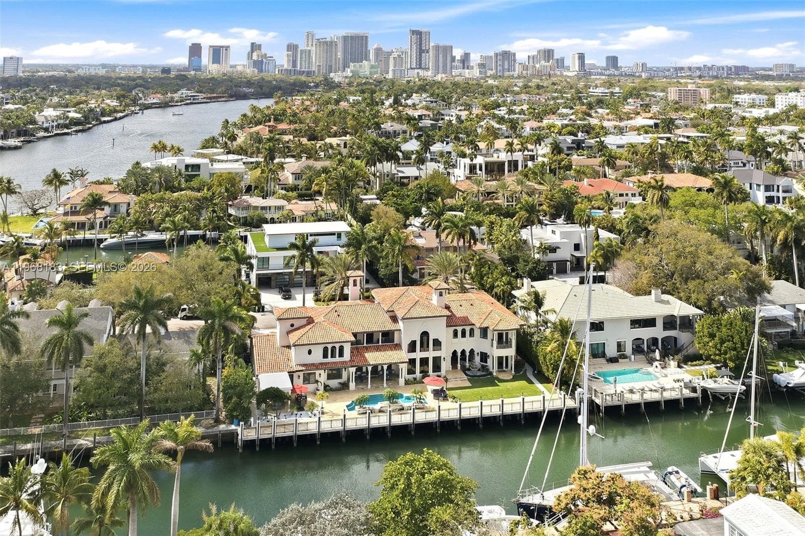 628 Coral Way 5