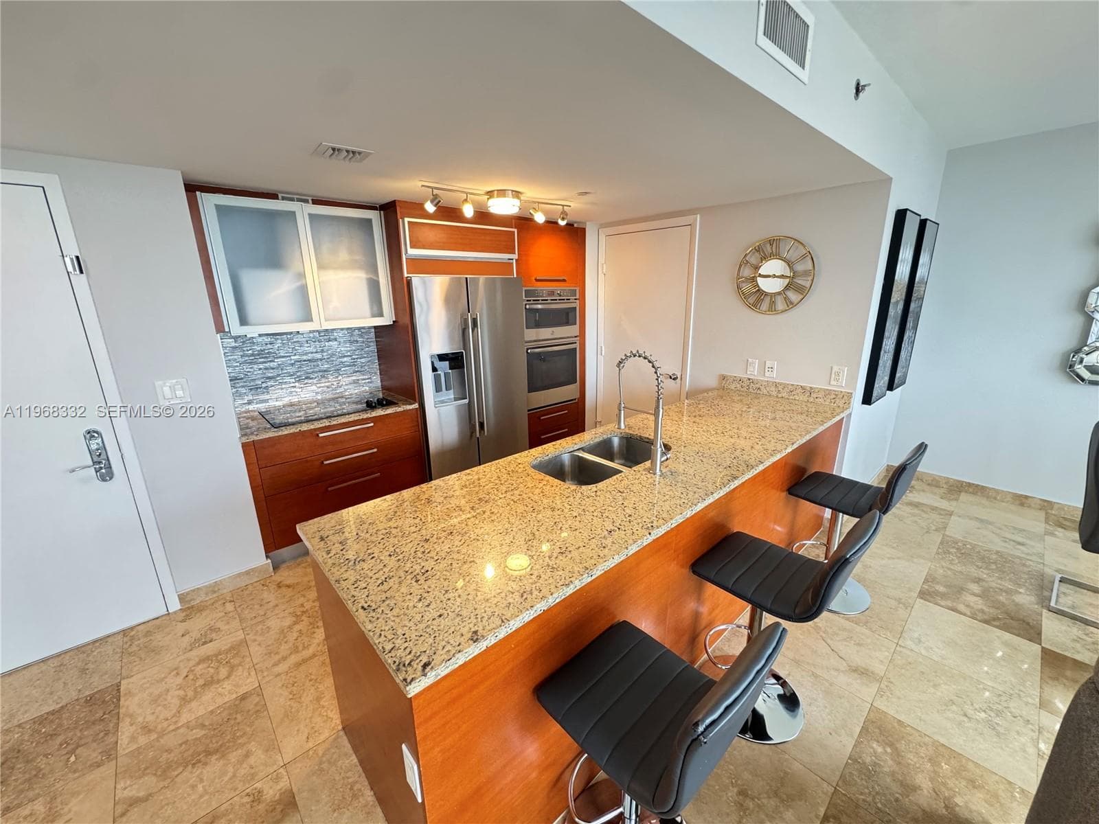 1830 S Ocean Dr 2907 photo 5