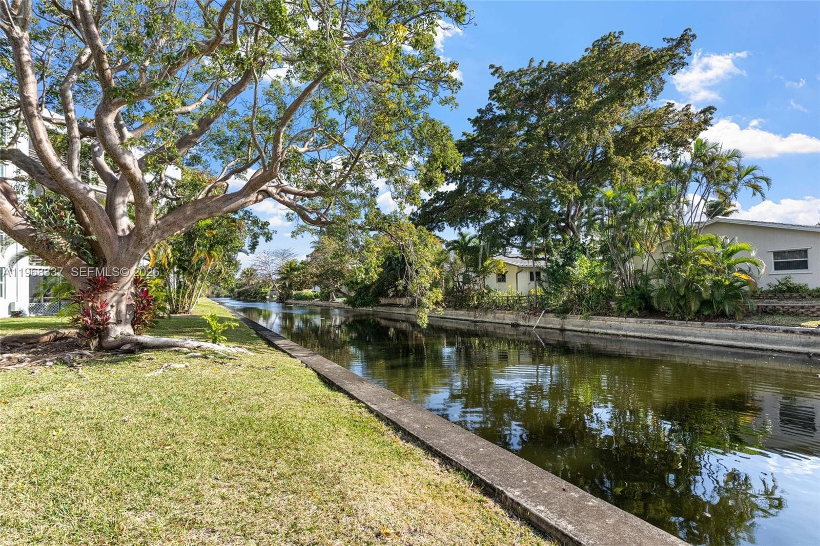 112 Royal Park Dr 3H photo 23