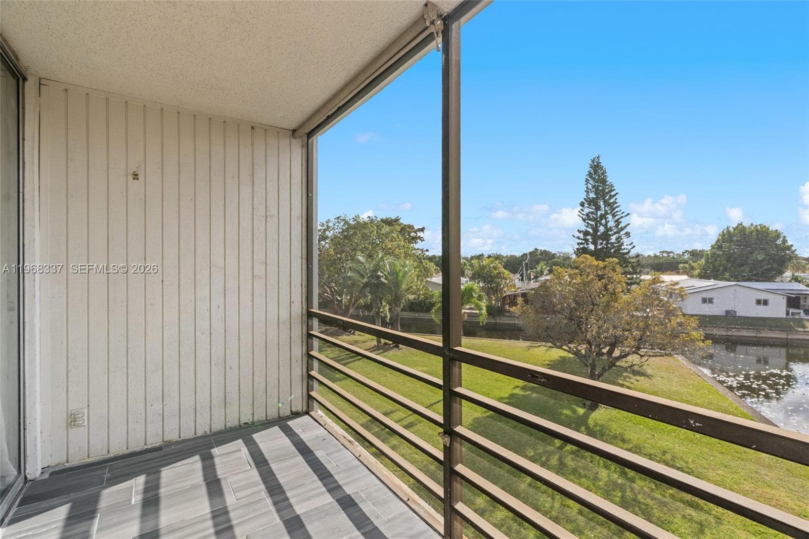 112 Royal Park Dr 3H photo 19
