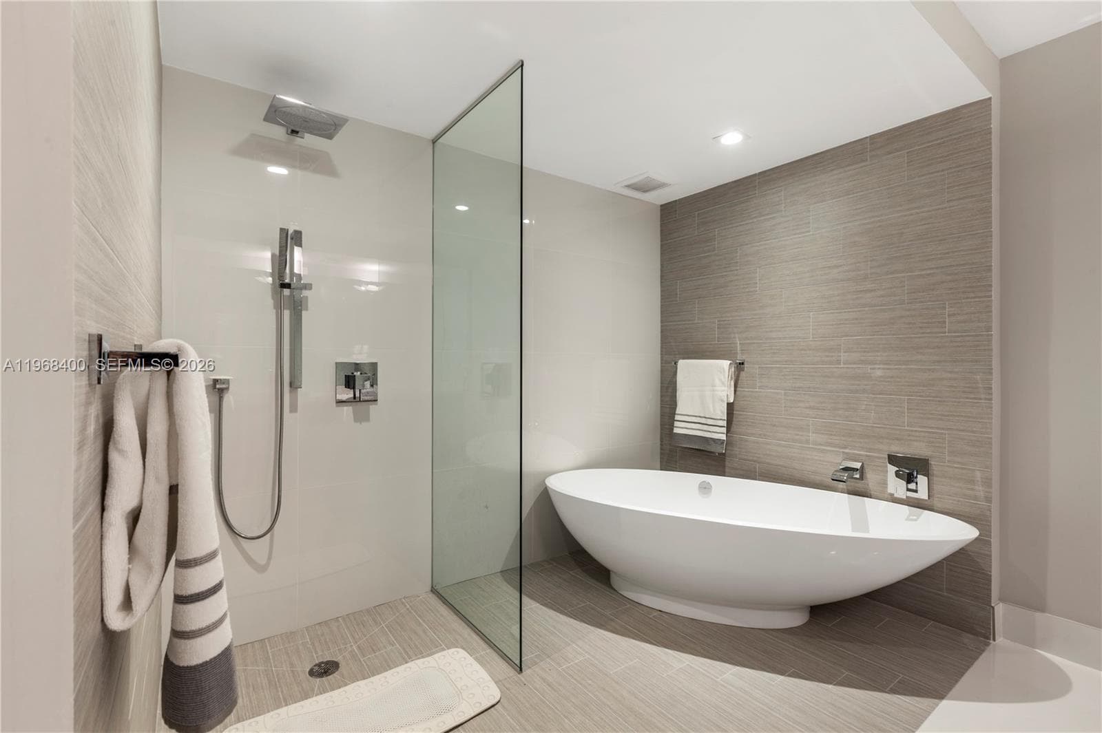 300 Sunny Isles Blvd 4-806 photo 8