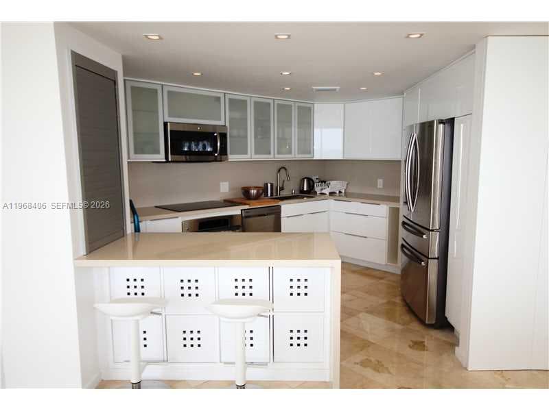 5151 COLLINS AV 532 photo 12