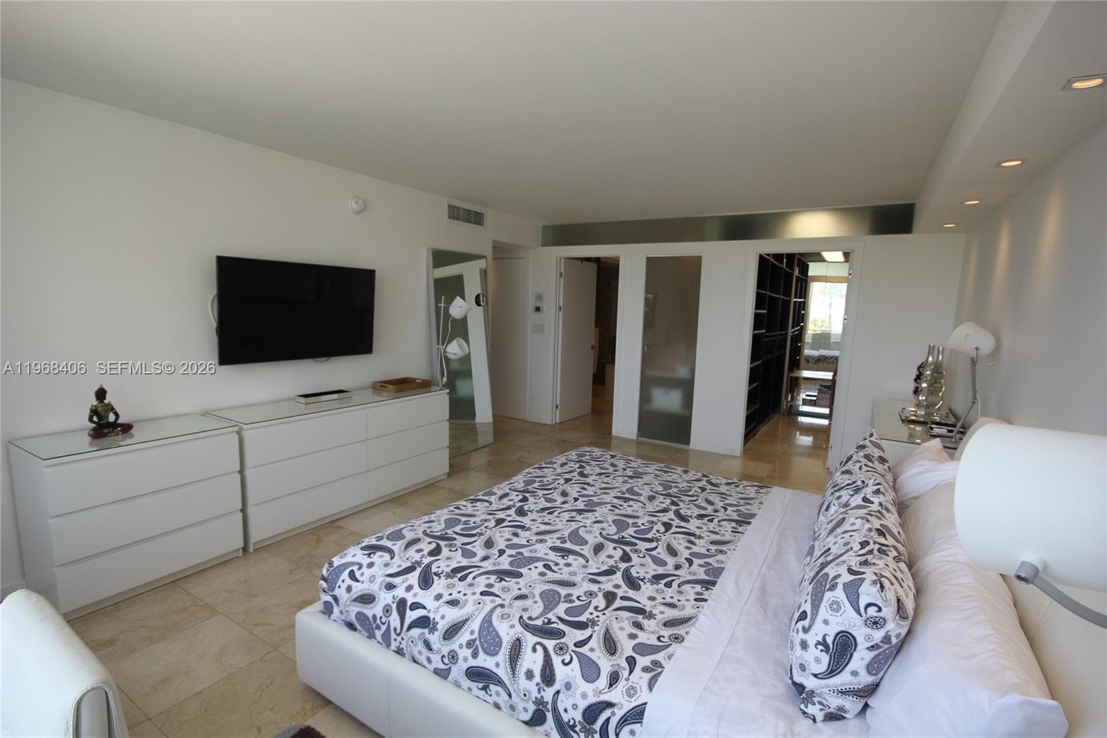 5151 COLLINS AV 532 photo 18