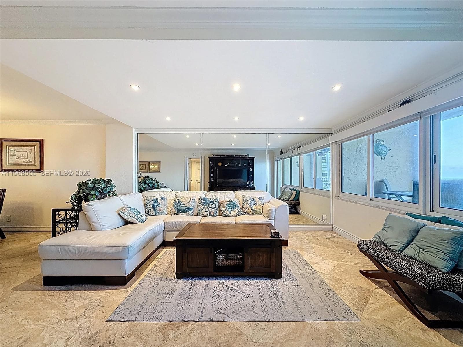 328 Ocean Blvd 3