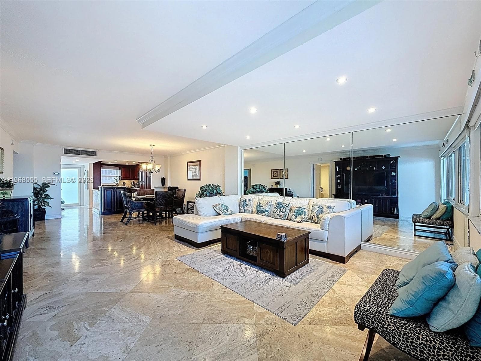 328 Ocean Blvd 4